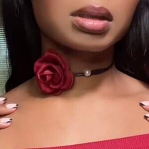 Elegant Red Rose Choker Necklace. Vintage Romantic sexy Choker Necklace Style